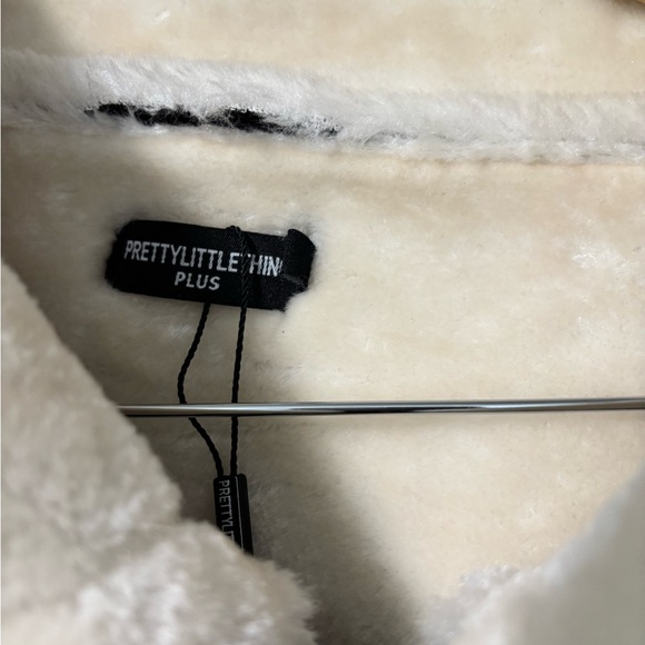 PrettyLittleThing Cream Shearling Jacket - Picture 2 of 3